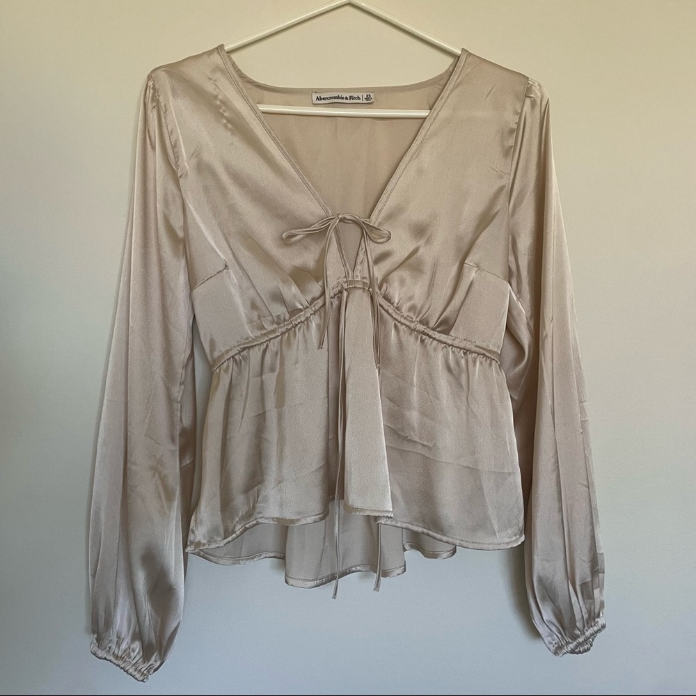abercrombie tie longsleeve (xs)
